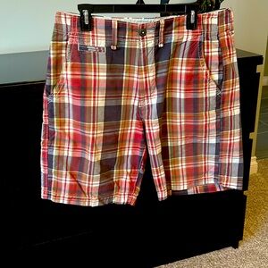 American eagle short pants for men.